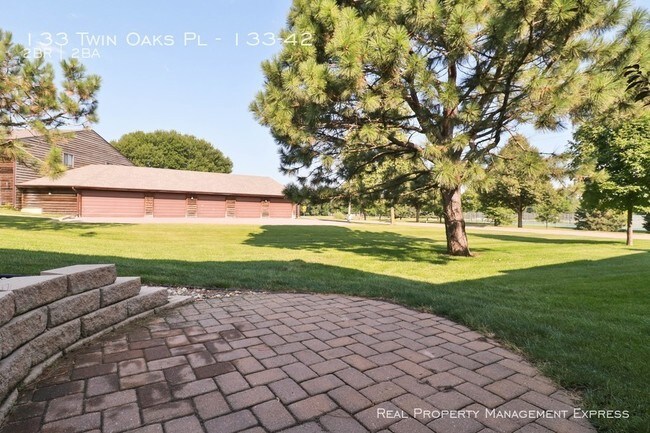 Building Photo - Perfect 2 bedroom near Tomar Park!