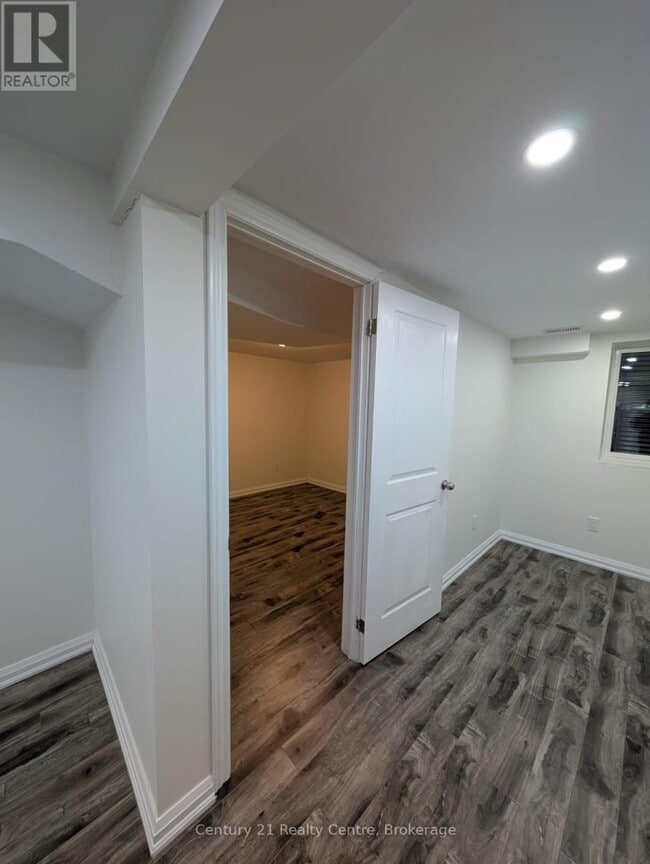 Building Photo - 22 Huronia Ct