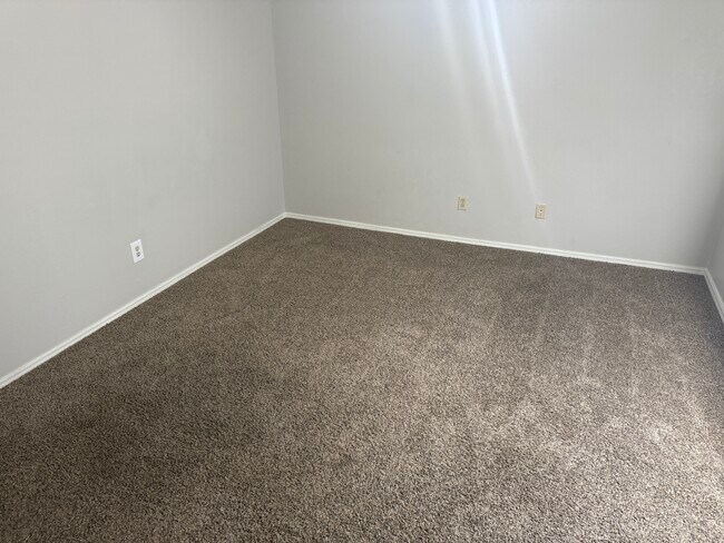 Foto del edificio - 828 Hardy Springs Cir