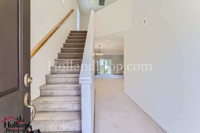 Foto del edificio - COMING SOON This Beautiful Duplex with Great Location!!!