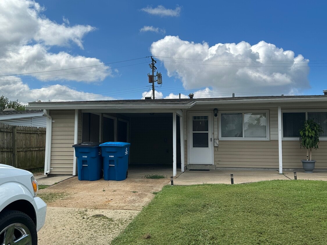 Primary Photo - 2333 St George Ln