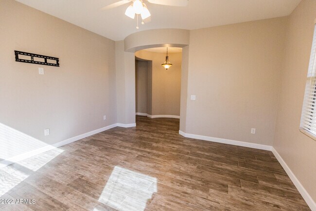 Building Photo - 7262 W Kaler Ave