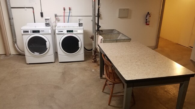 Laundry - W169N8924 Hoyt Dr