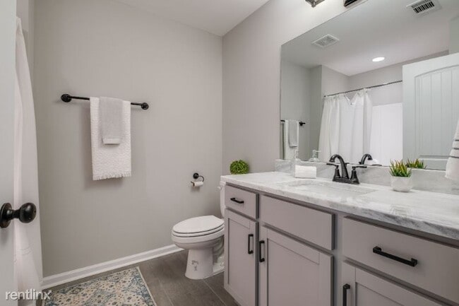 Building Photo - 3 br, 2.5 bath Townhome - 273 Signature Pl