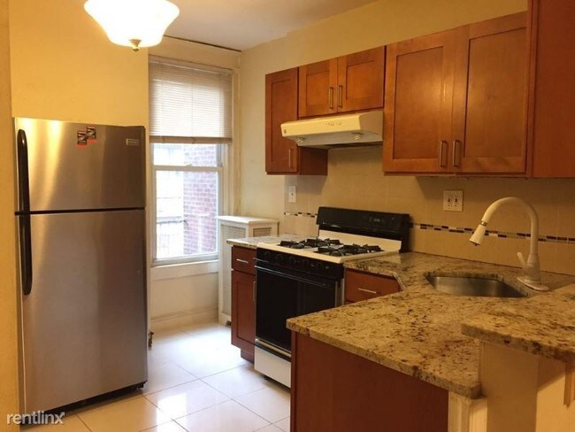 Building Photo - 4 br, 2 bath Townhome - 4113 stirling st