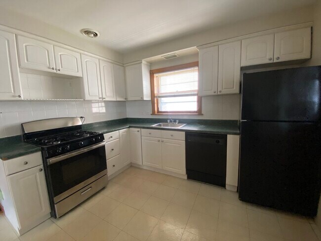Foto del edificio - 6123 N Meade Ave