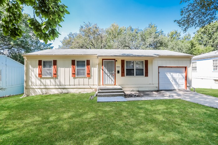 Foto principal - Cozy 3 Bedroom Home in Kansas City!