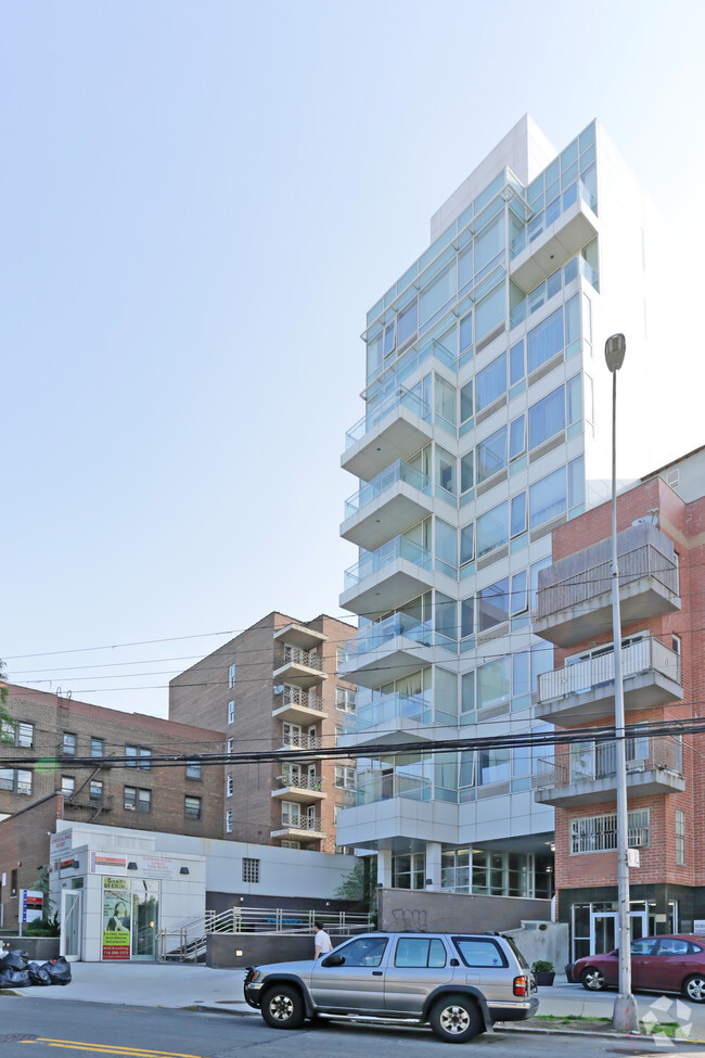 Foto principal - 4205 Parsons Blvd