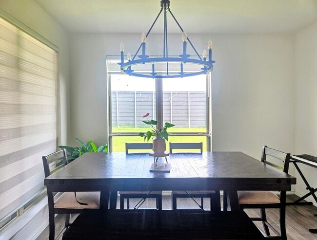 Foto del edificio - 536 Cedarwood St