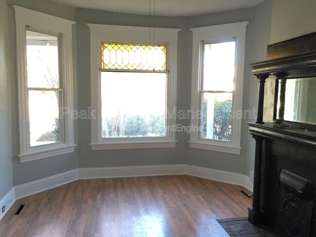 Photo - 2901 Ellwood Ave Apartment