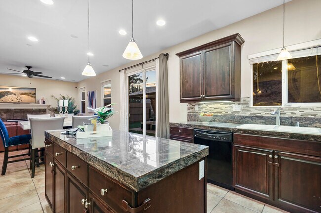 Foto del edificio - 3436 Laurashawn Ln