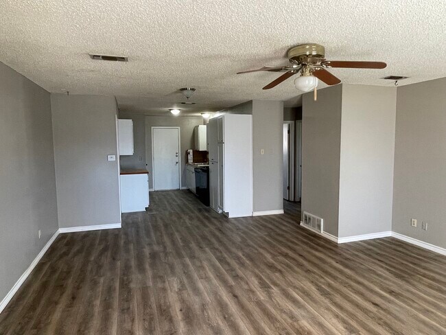 Foto del edificio - 822 E Riverside Ave