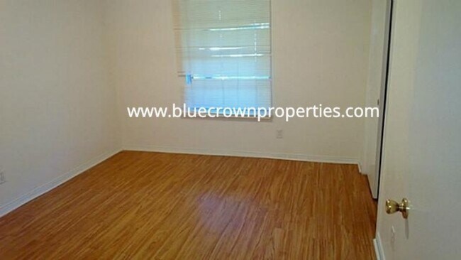 Building Photo - 1017 Ray Andra Dr