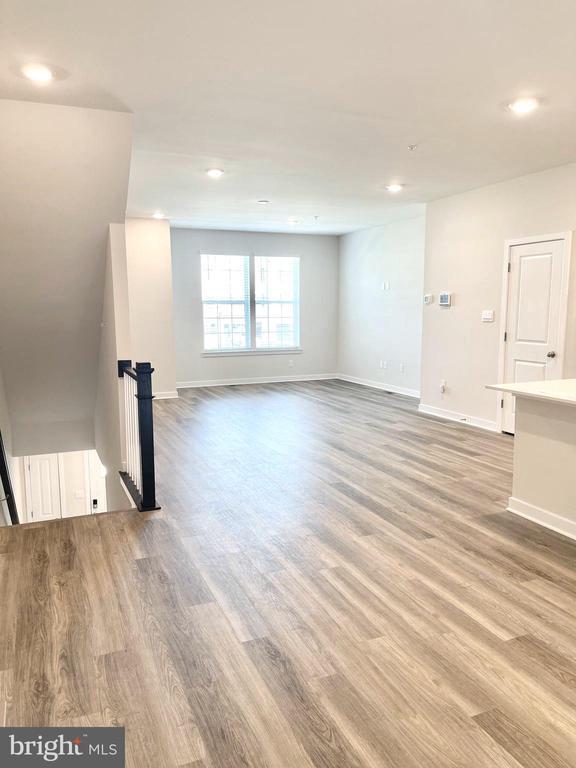 Building Photo - 295 Soft Rush Ln