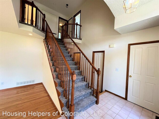 Building Photo - 5 br, 3.5 bath House - 185 Mesa Ct