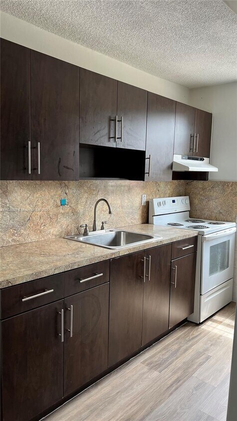 Foto principal - 1607 NW 16th Ave
