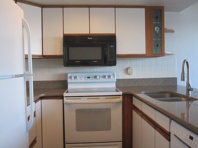 Foto del edificio - 103 Rockwell Ave