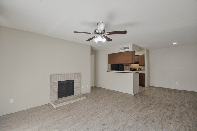 Photo - 12905 WOODFOREST BLVD Unit 704 Apartment