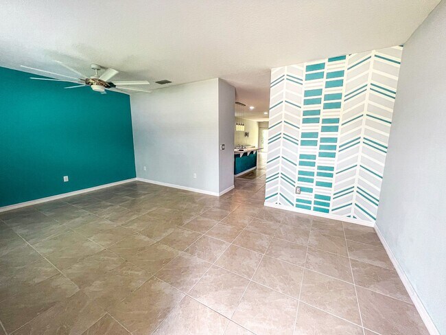 Foto del edificio - Spacious 4-Bedroom, 2-Bathroom Home for Rent