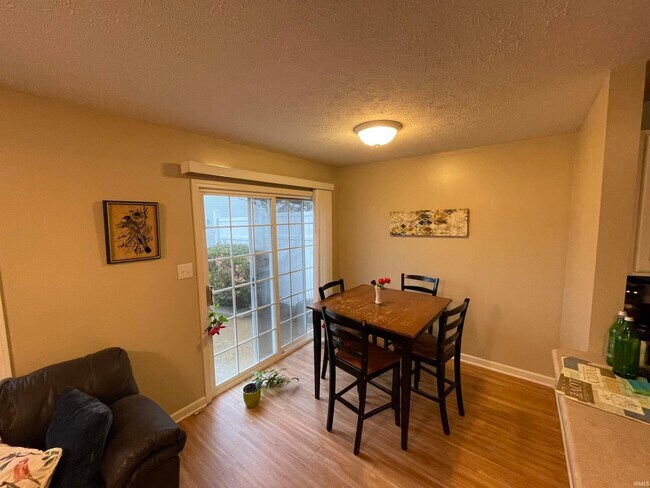 Foto del edificio - 2636 E Olson Dr