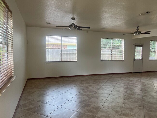 Foto del edificio - 20218 Bronze Bluff Dr