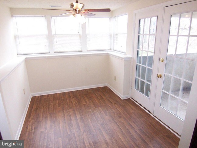 Building Photo - 1305 Clover Valley Way