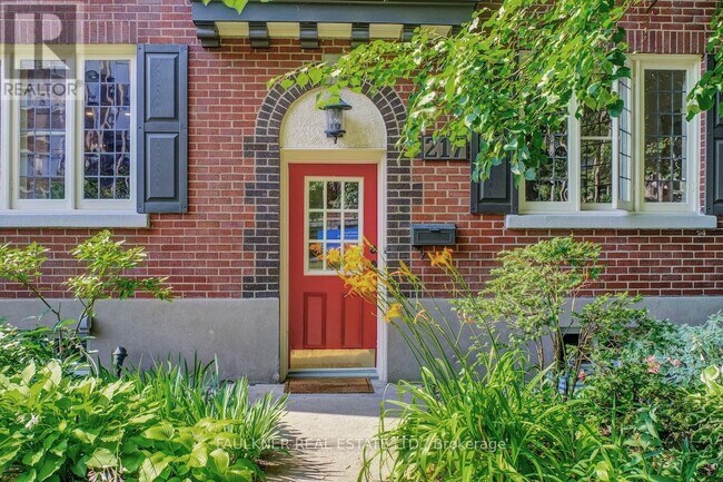 Photo du bâtiment - 217-217 Glebe Ave