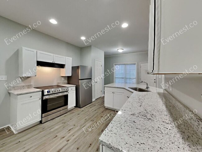 Foto del edificio - 66 Holly Rd NW