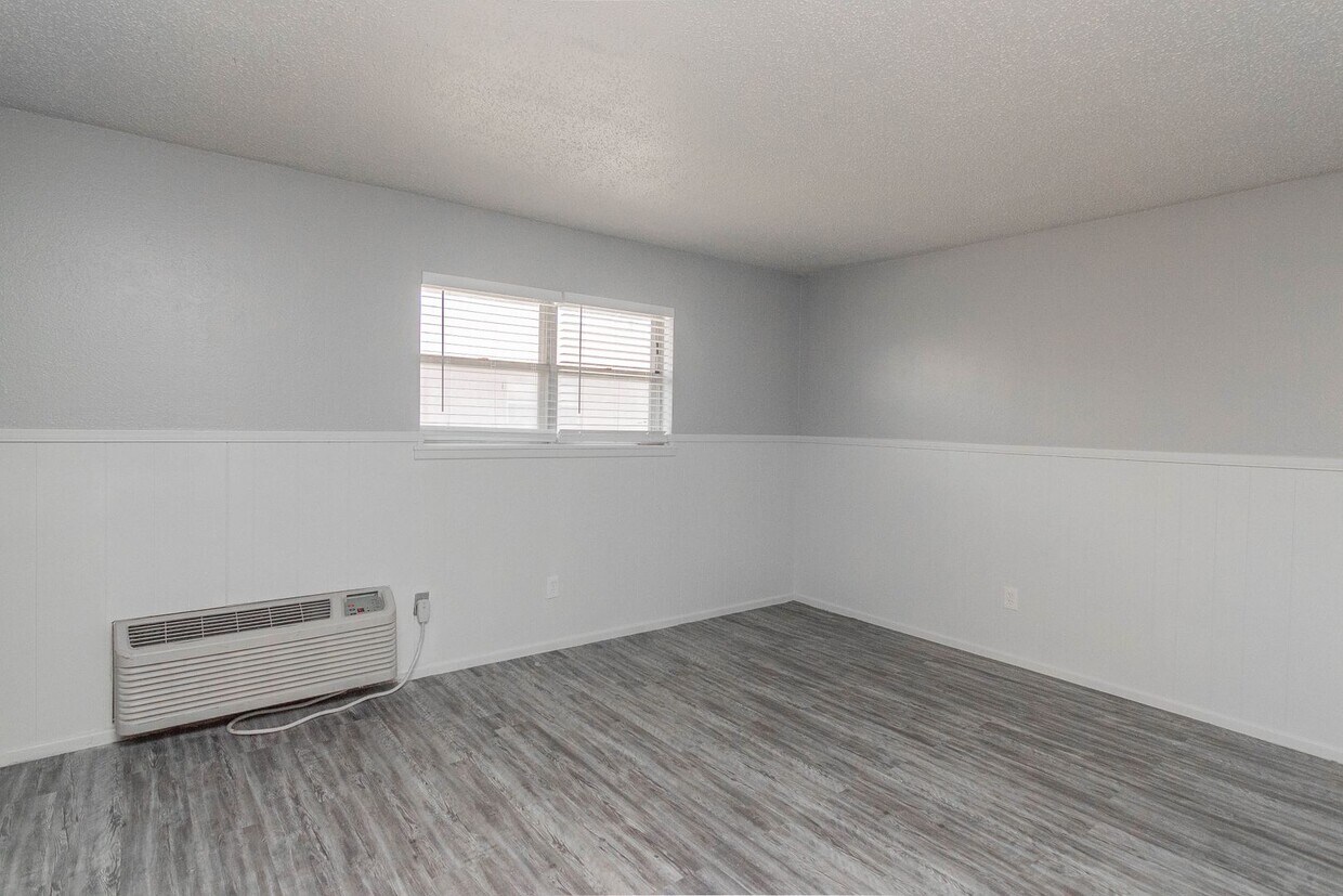 Primary Photo - Move-In Special No Deposit HURRY ENDS SOON!!