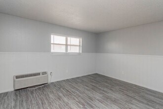 Building Photo - 1308 53rd St