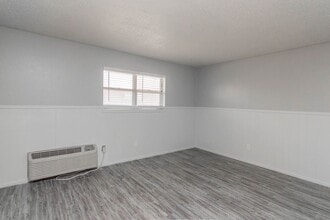 Building Photo - 1308 53rd St