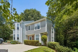 Building Photo - 5200 Laurel Bridge Dr SE
