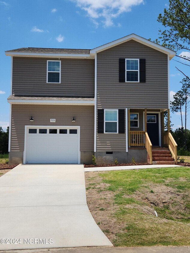Primary Photo - 705 Gridiron Way