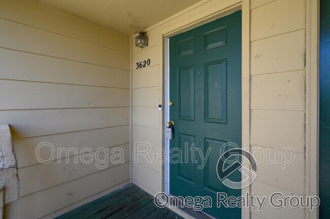 Foto del edificio - 3620 Castle Ridge Rd