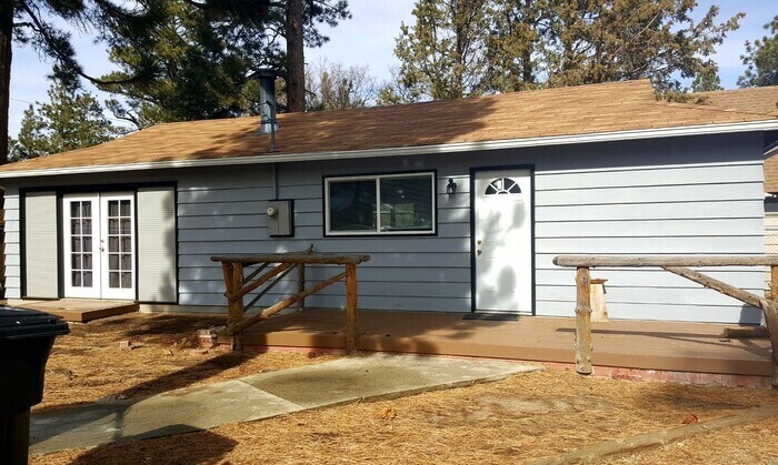 Foto principal - 564 Riverside Ave