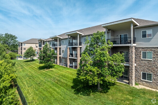 Building Photo - Golfview Condos