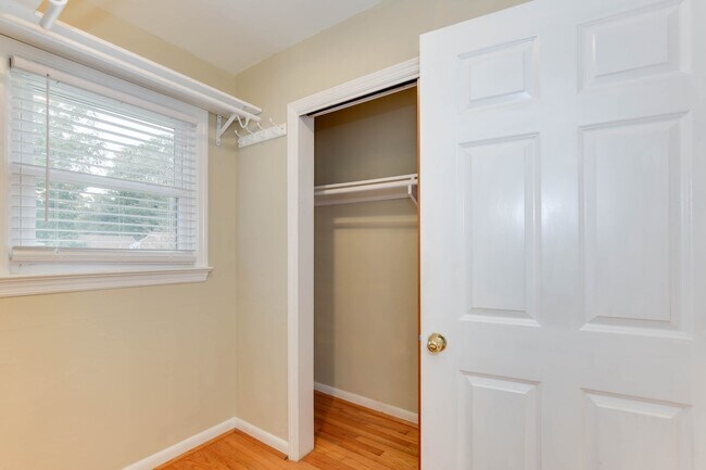 Foto del edificio - 1701 Meredith Rd