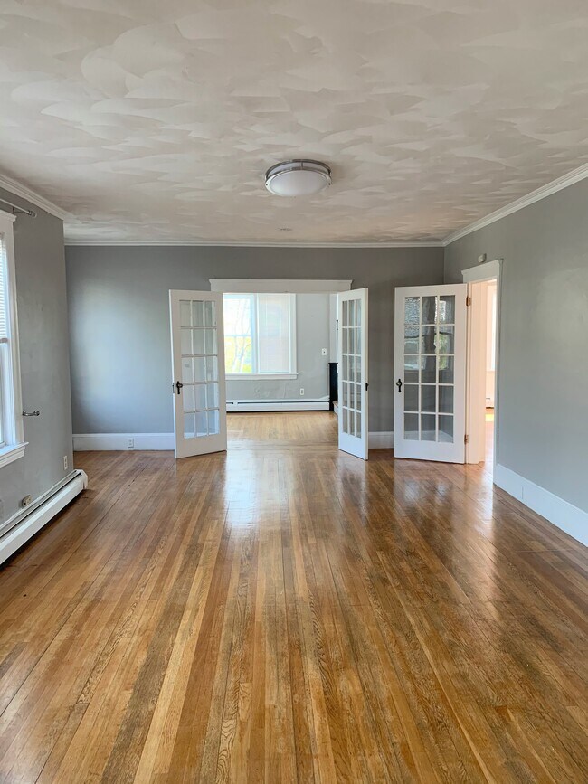 Building Photo - 146 Emeline St