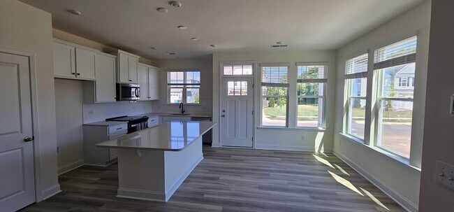 Foto del edificio - 1534 Cedar Tree Dr