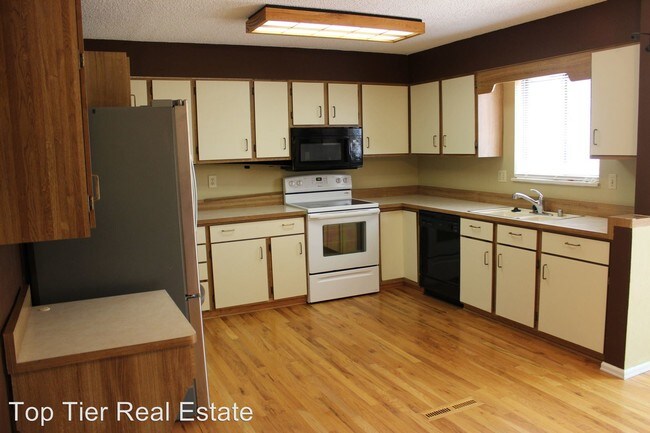 Building Photo - 3 br, 2 bath House - 3535 Carousel Lane