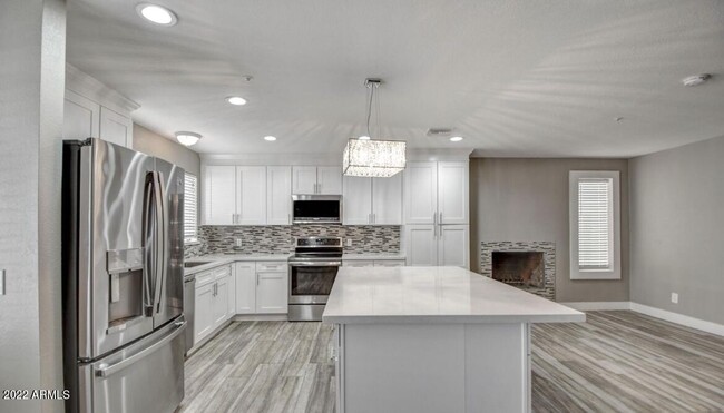 Foto del edificio - 10866 E Mercer Ln