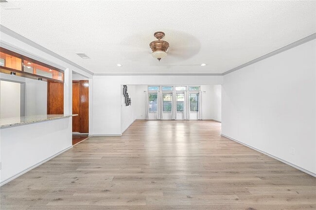 Building Photo - 1604 Springdale Rd