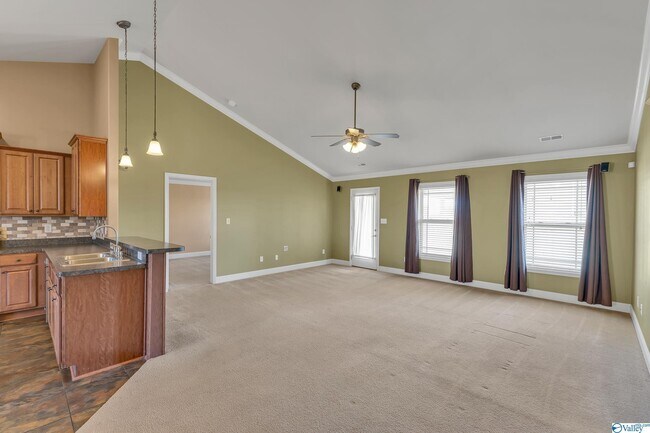 Building Photo - 104 Grantham Cir
