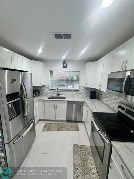 Building Photo - 6298 Walk Cir
