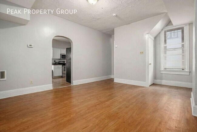 Foto del edificio - 45 McMillen Ave