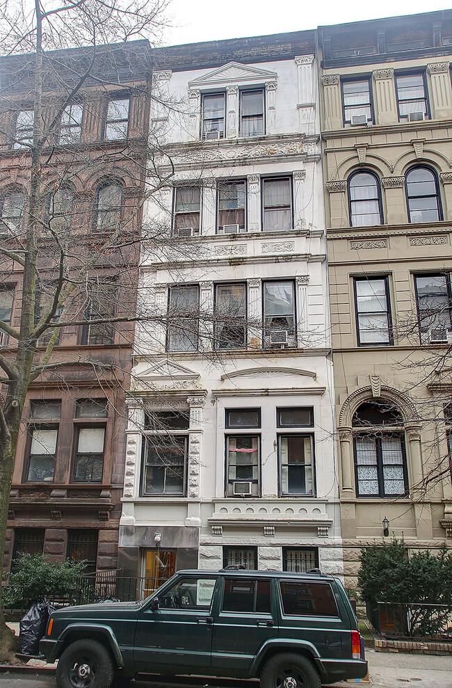 Building - 64 W 82nd St
