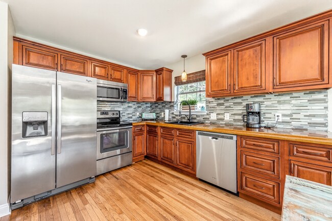 Foto del edificio - 2633 Bay Grove Rd