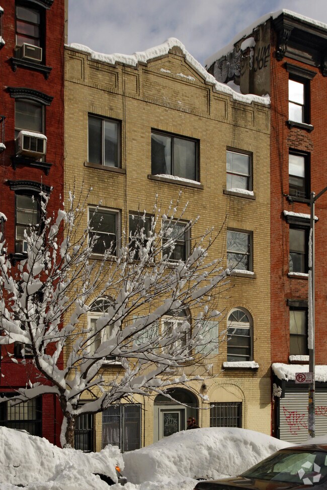 Building Photo - 431 E 6th St