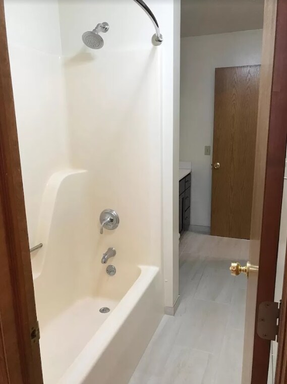 Master Bath - 313 E 17th Ave