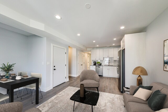 Building Photo - 2831 N Avers Ave